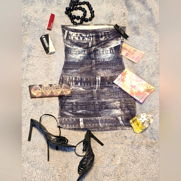 Beautiful expandable/stretch denim look dress size Medium - Picture 6 of 6